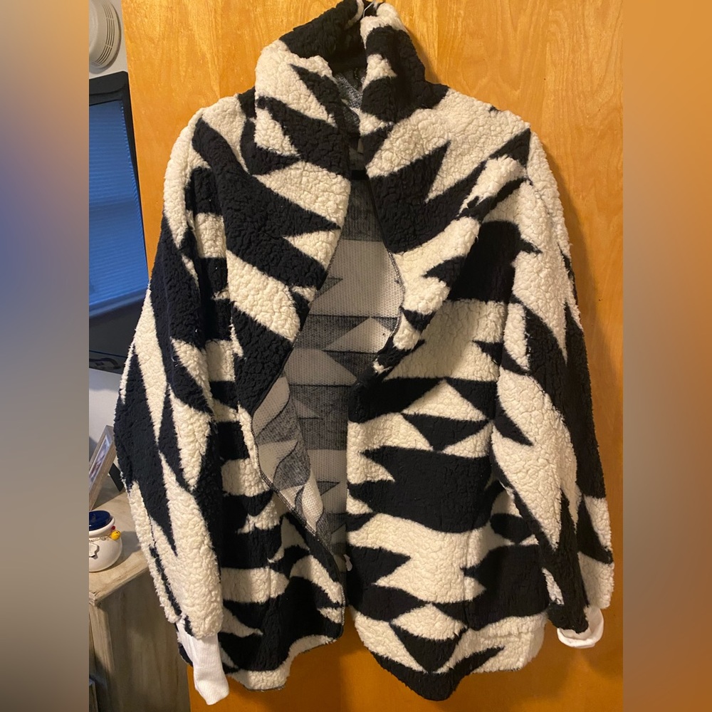 LULA LA ROE Zebra Jacket Size Large